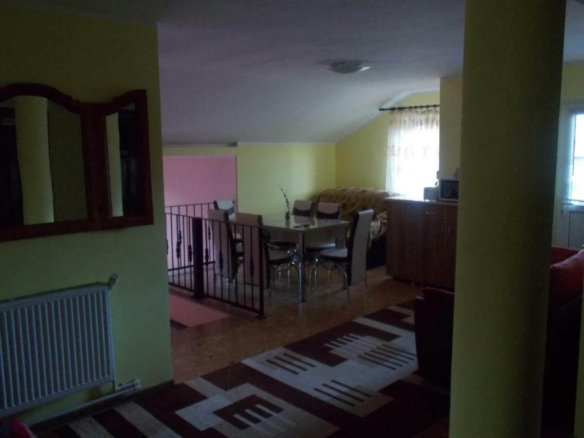 Casa Floro Apartment Comanesti  Exterior foto
