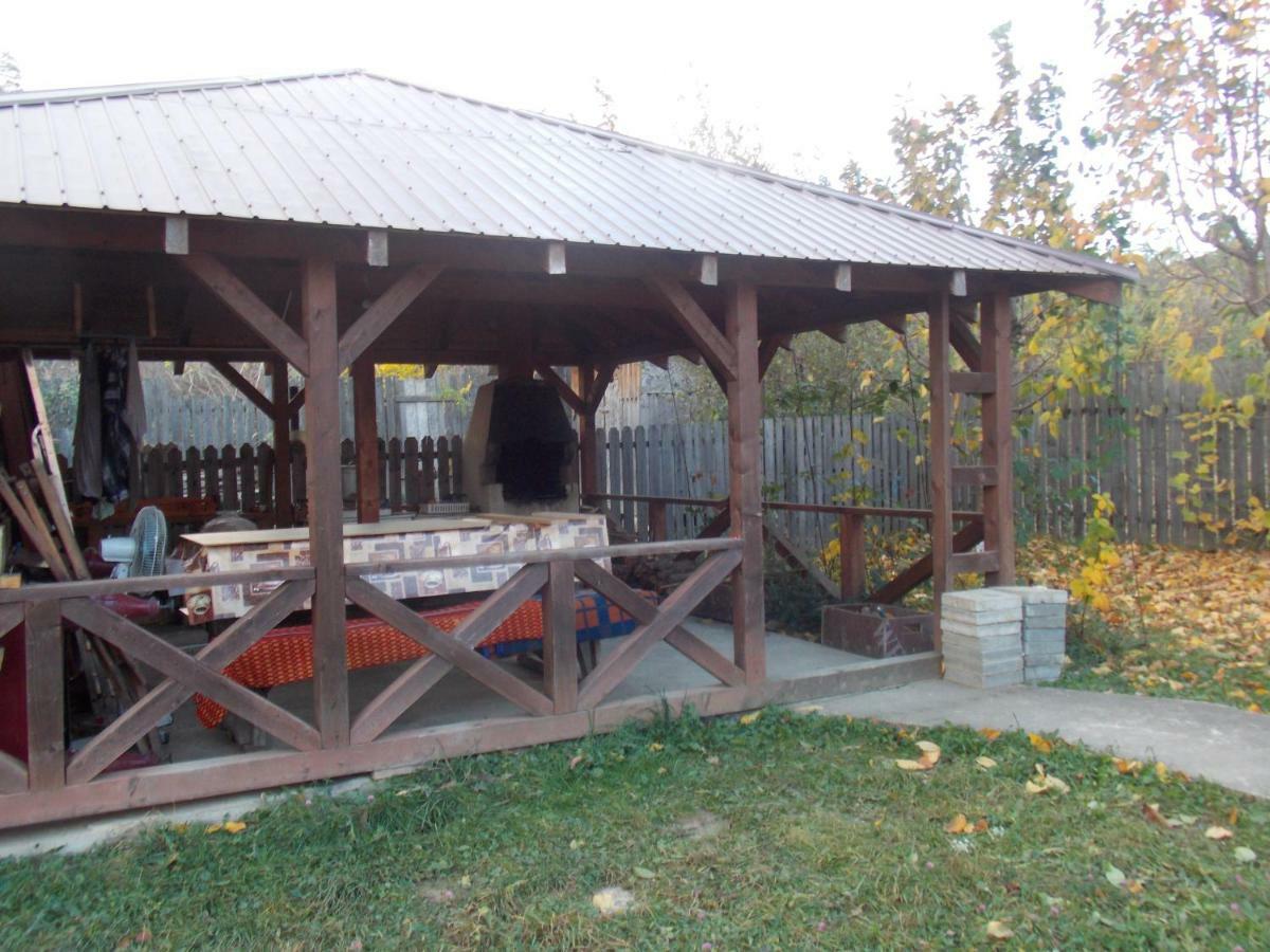 Casa Floro Apartment Comanesti  Exterior foto